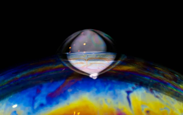 Closeup Colorful Soap Bubble Black Background — Stok Foto