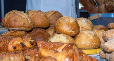 Ekmek ve fırın ürünleri istifleme