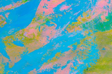 Renkli yaratıcı arkaplan: Ahşap bir palette yağlı boya kalıntıları, kısa odak, seçici bulanık