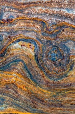 grunge arkaplan: eski metal bir yüzey üzerindeki kıvrımlı pas, tonlama 