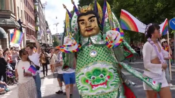 Grupo Pessoas Celebrando Orgulho Estocolmo Suécia Agosto 2022 Imagens Alta — Vídeo de Stock