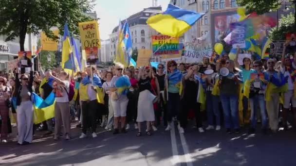 Grup Oameni Care Sărbătoresc Mândria Stockholm Suedia August 2022 Imagini — Videoclip de stoc