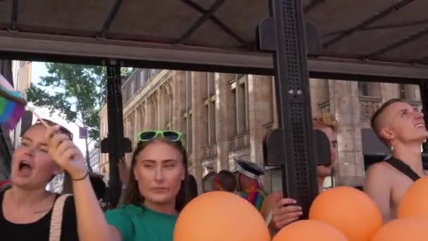 Група Людей Які Святкують Гордість Стокгольмі Август 2022 Кадри Високої — стокове відео