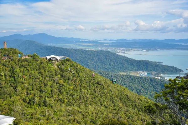 stock image Langkawi, Kedah, Malaysia : 27th December 2020 - View of cable car just arrived at station with beautiful nature view.