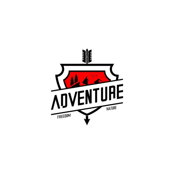 Montanhas Aventura Logotipo Ilustração Vetor —  Vetores de Stock