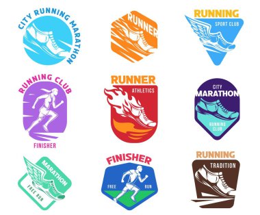Beyaz arkaplanda spor koşusu için logo, etiket, amblem ya da rozet ayarlayın. Kulübün renkli tasarım unsurları, maraton etkinliği, tişört markası. Vektör illüstrasyonu.