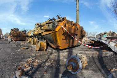 Rus tanklarını parçaladı. Yanmış tanklar. Ukrayna 'da Savaş.