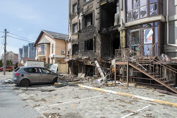 Guerra Ucrânia Carro Civil Destruído Lado Prédio Explodido — Fotografia de Stock
