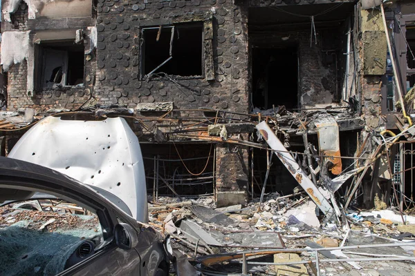 Ukrayna 'da savaş. Mayın hasarlı apartman.