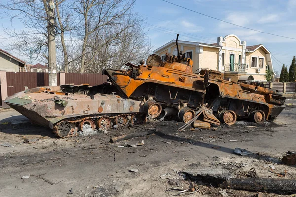 러시아 탱크가 박살나고 버렸어 불타는 우크라이나 — 스톡 사진