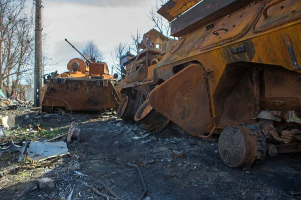 Rus tanklarını parçaladı. Yanmış tanklar. Ukrayna 'da Savaş.
