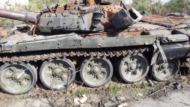 Dmytrovka Ucrânia Maio 2022 Esmagados Queimados Tanques Russos Tanque Queimado — Vídeo de Stock