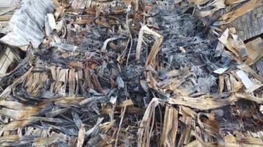 HORENKA, UKRAINE, 26 Mayıs 2022. Depoda. Bombalanmış depo. Kıyametin dokusu. Ukrayna 'da Savaş. 