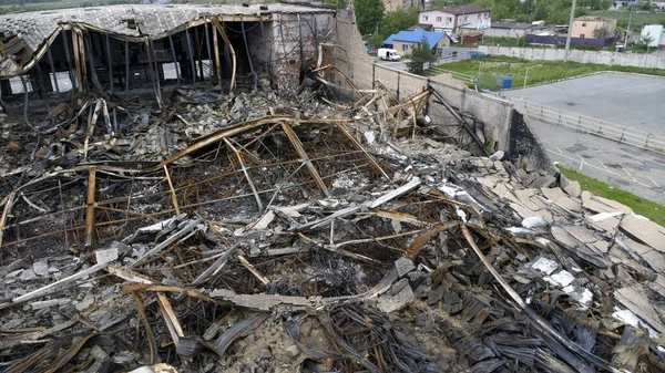 Horenka Ukraine Maj 2022 Krig Ukraina Bränd Lagerfasad Efter Granatkastning — Stockfoto
