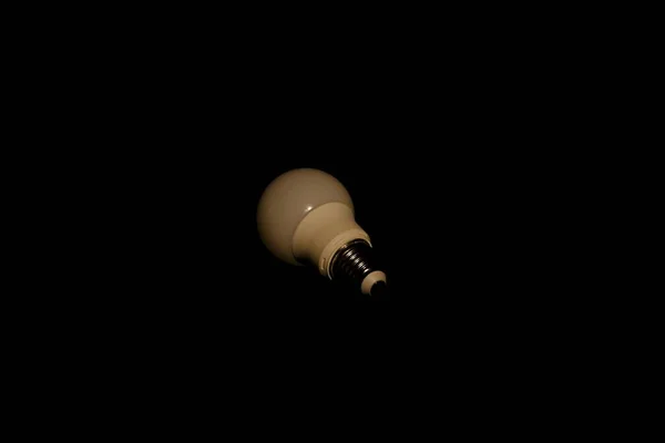 Lâmpada Elétrica Sobre Fundo Preto — Fotografia de Stock
