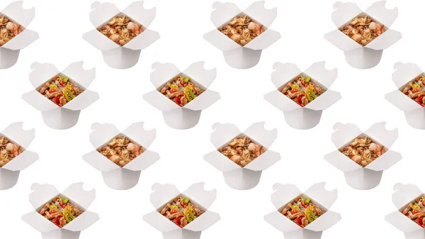 Kész Ételek Kínai Fűszeres Tészta Fehér Kartondobozban Minta Sablon Háttér — Stock Fotó
