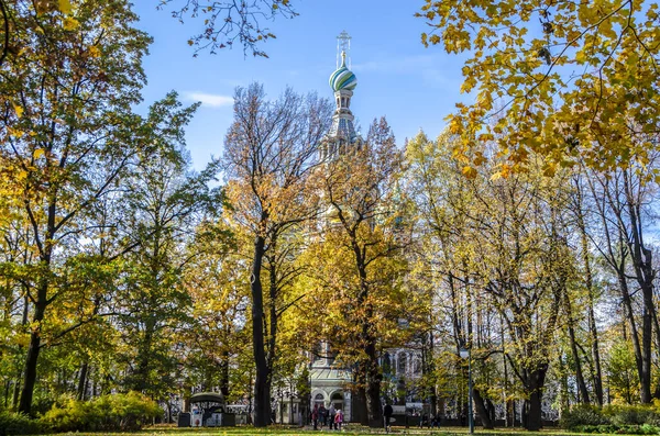 Jesienny Petersburg Ogród Michajłowski Jesienią Petersburg Rosja — Zdjęcie stockowe