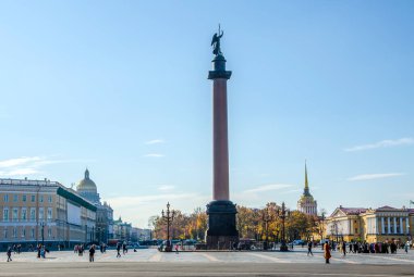 Saint Petersburg, Rusya - Ekim 2021: Alexander Köşkü Saray Meydanı