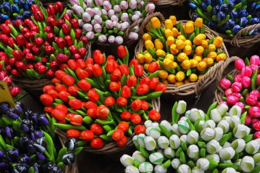 Çok renkli sahte Hollanda lalelerinin arkaplanı