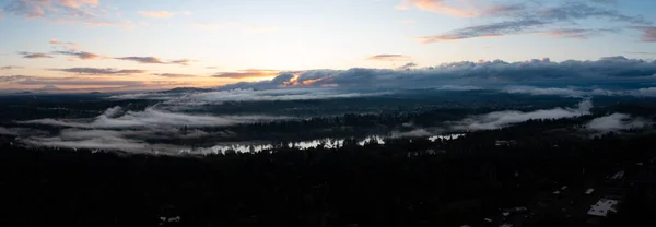 Een Serene Zonsopgang Verlicht Lage Wolken Mist Boven Willamette Rivier — Stockfoto