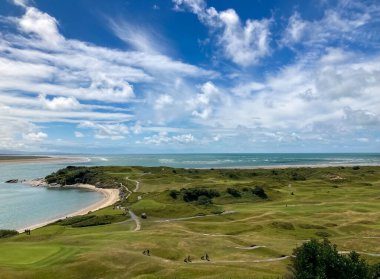 Pelerin ve denizin manzarası.. 