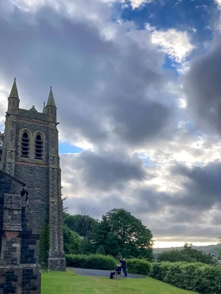 Porthmadog 'daki St. Johns Kilisesi manzarası