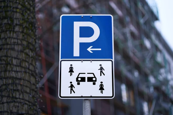 Σήμανση Στάθμευσης Αυτοκινήτων Στο Κέντρο Της Πόλης Ντόρτμουντ Στη Γερμανία — Φωτογραφία Αρχείου