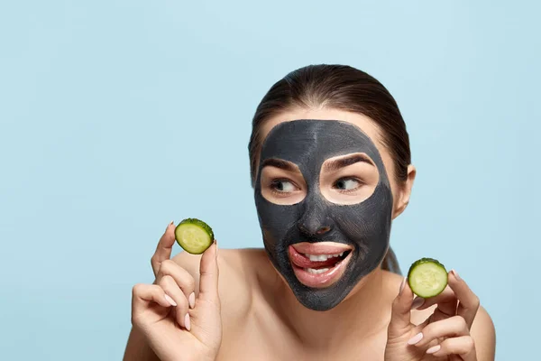 Beauty Facial Mask Beautiful Young Woman Black Mask Clay Face — Fotografia de Stock