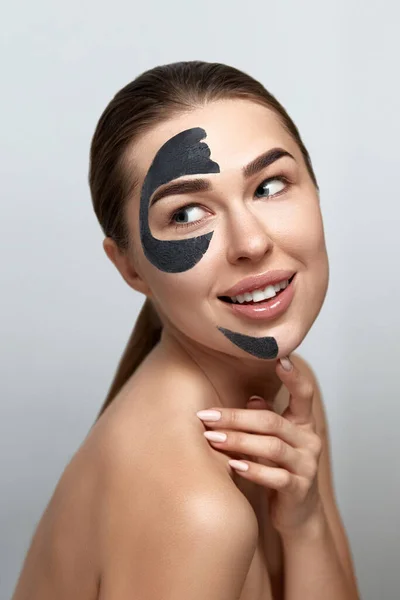 Beautiful Woman Clay Mud Mask Her Face Grey Background — Photo