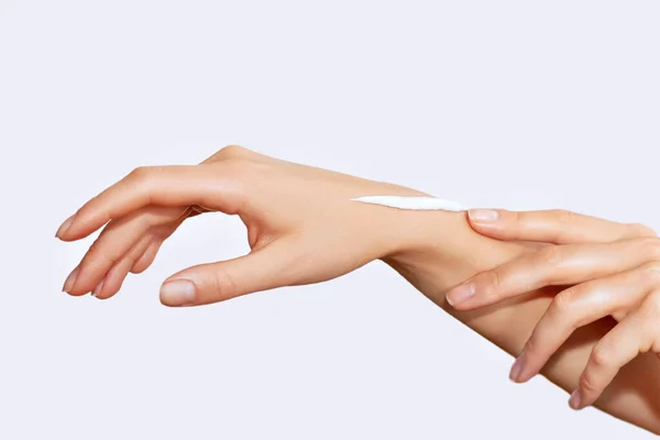 Female Hands Moisturiser Light Background Close Woman Applying Cream Hand — Stock Photo, Image