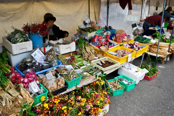 日本北大高山古城晨市蔬菜市场摊位 — 图库照片