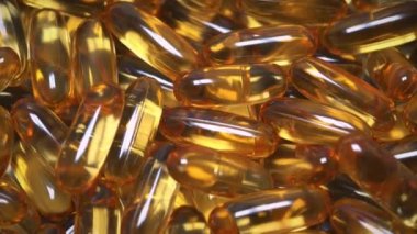 Omega-3 'lü kapsüller - balık yağı içeren gıda takviyesi