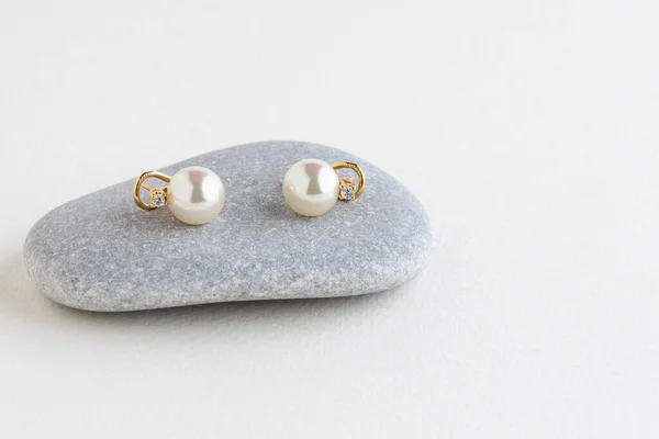 White Pearls Gray Stone — Stock Photo, Image