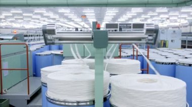 Bir tekstil fabrikasında makine ve ekipman üretimi. 