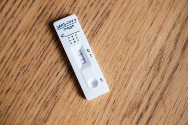 Pozitif koronavirüs testi..