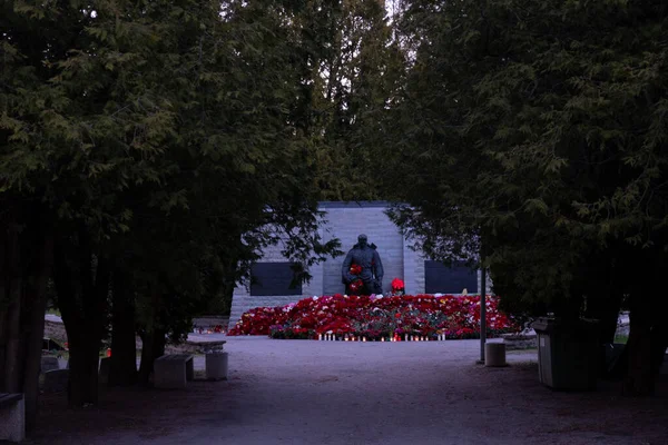 Tallinn Estonia May 2022 Bronze Soldier Est Pronkssdur Monument Red — Stock Photo, Image