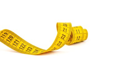 Teyp ölçümü, beyaz arka planda izole edilmiş. Santimetre. Metin için boşluk.