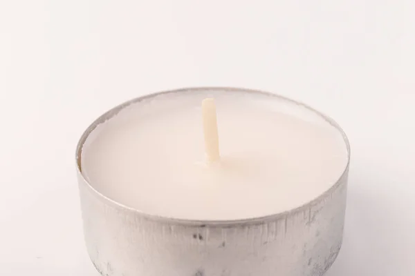 白色背景上的白蜡蜡烛 — 图库照片