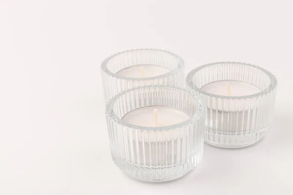 Velas Cera Branca Suporte Vidro Fundo Branco Luz Chá — Fotografia de Stock