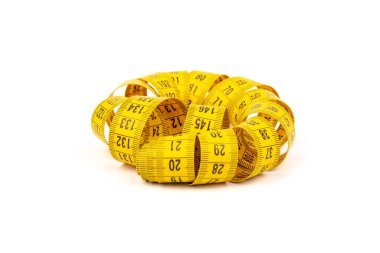 Teyp ölçümü, beyaz arka planda izole edilmiş. Santimetre. Metin için boşluk.