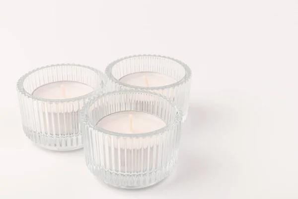 Weiße Wachskerzen Glashalter Auf Weißem Hintergrund Teelicht — Stockfoto