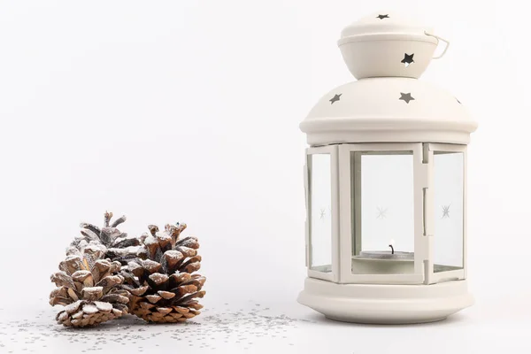 Karácsonyi Lámpa Fehér Háttér Szilveszteri Attribútumok — Stock Fotó