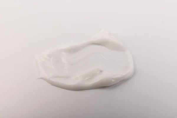 Fehér Folt Kozmetikai Krém Izolált Fény Háttér Krémes Alapozó Textúra — Stock Fotó