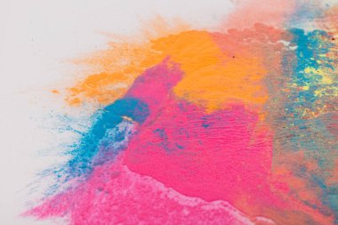 Soyut sprey tozu arkaplanı. Beyaz arka planda renkli barut patlaması. Renkli bir bulut. Renkli toz patlar. Holi boyası.