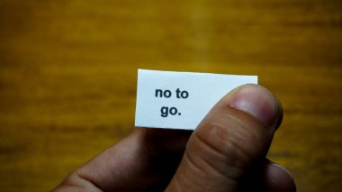 Siyah çizgi arkaplan kağıdındaki kelimeler. İş, tabelalar ve semboller, yaşam tarzı motivasyon ve duygusal kavramlar. Boşluğu kopyala.