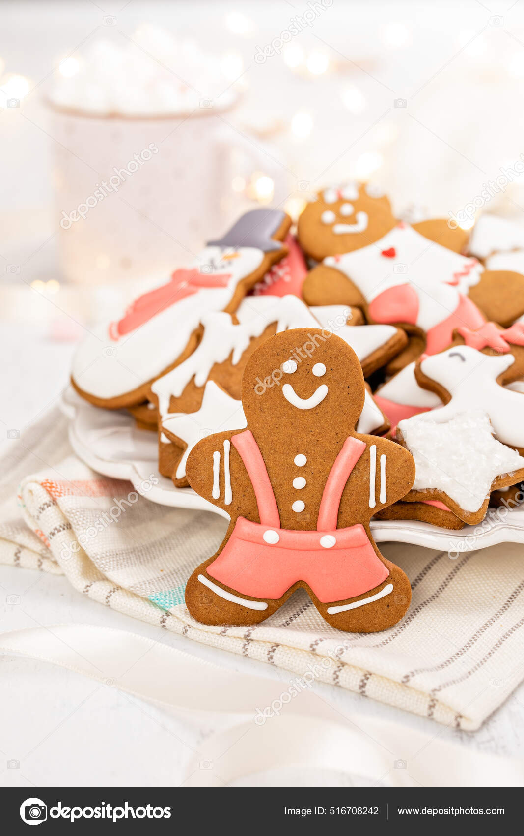 Biscoito Natal Gingerbread Man Alegre Cena Férias Brilhante Com Rosa — Foto  © juliannafunk #516708242, image size:1067x1700