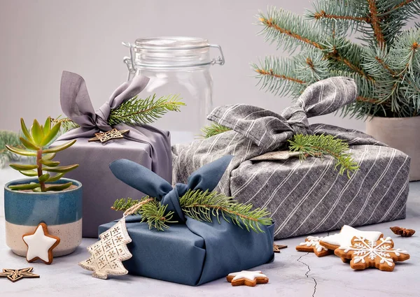 Eco Friendly Holiday Concept Furoshiki Zabalené Látkové Dárky Vánoce Bez — Stock fotografie