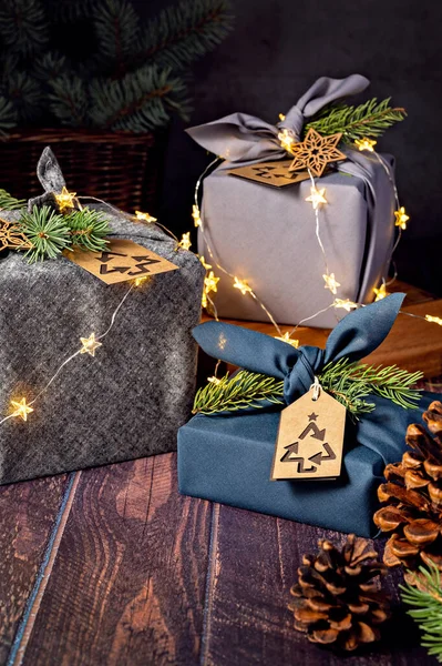 Zero Waste Umweltfreundliche Nachhaltige Furoshiki Verpackte Weihnachtsgeschenke — Stockfoto