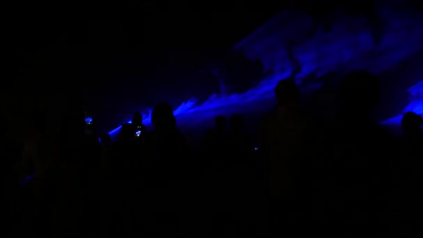 Modern Laser Light Show Projection Smoke Crowd People Watches Laser — Stock Video