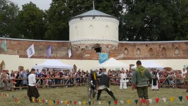 Trostyanets Ukraine August 2021 Reproduction Medieval Battle People Dressed Knightly — Stok video